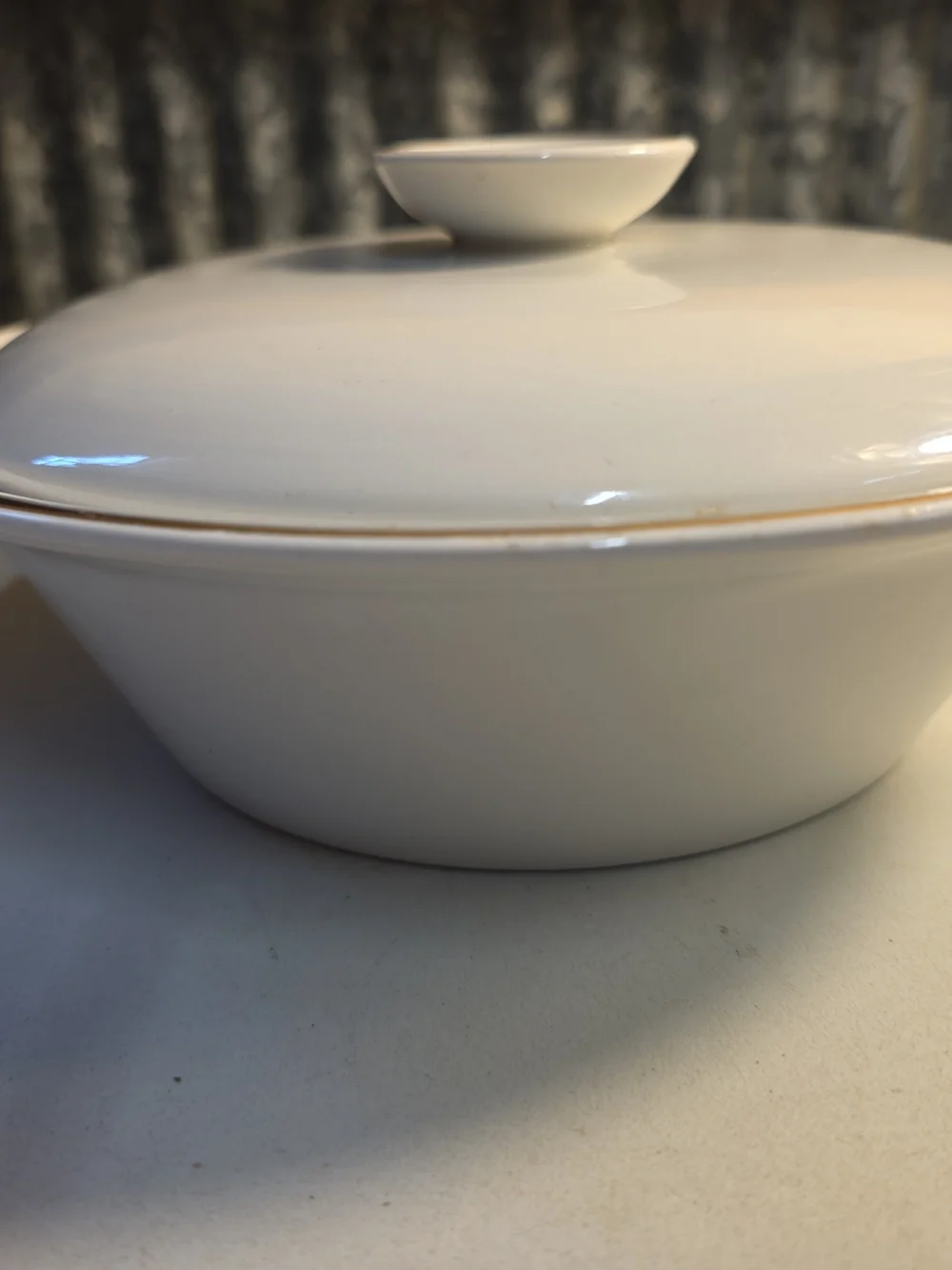 Covered Ceramic Casserole Dish - Cream